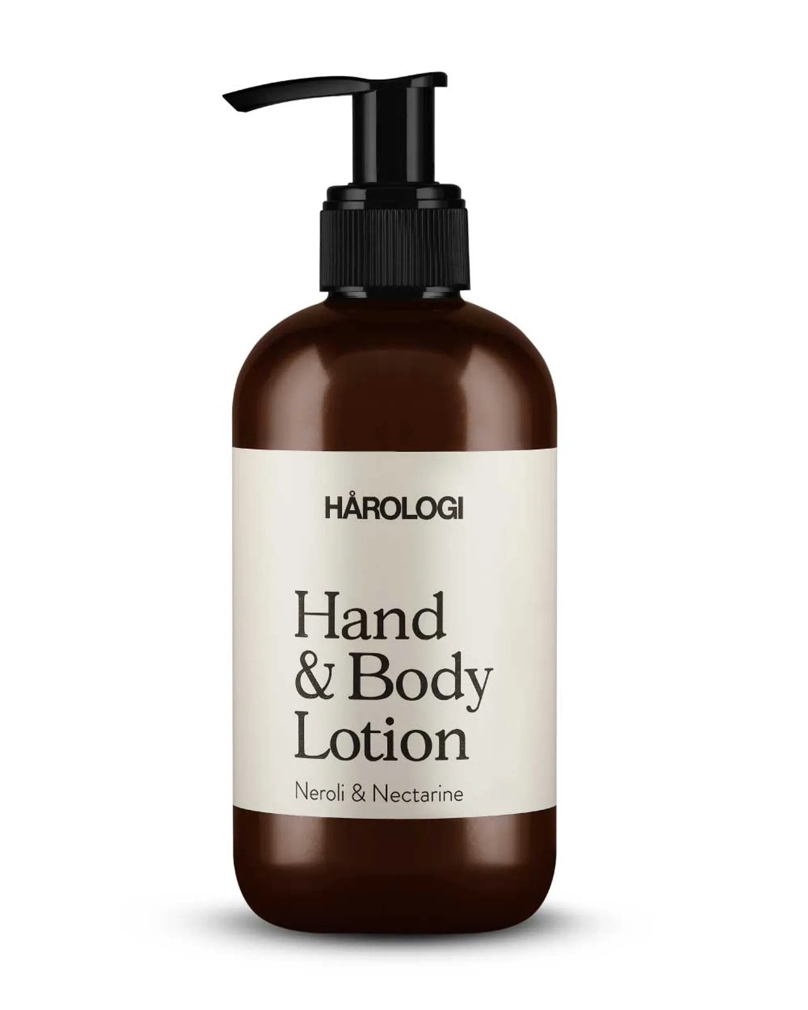 Brun plastflaske med hvit etikette og sort pumpe
Hårologi hand and body lotion
